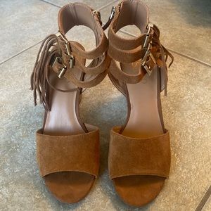 Franco Santo size 8.5 suede fringe sandal with chunky heel